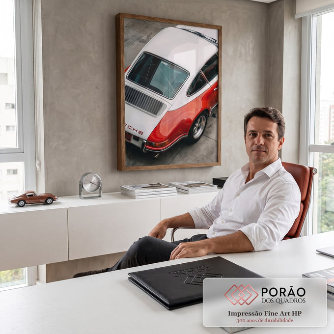 Quadro Decorativo Grande Carro Esportivo Branco para Sala | quadros decorativos | vista aérea da traseira de carro esportivo clássico branco e vermelho | em ambiente 2 | Porao dos Quadros