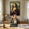 Quadro Decorativo Grande Mona Lisa Sorvete para Sala Marrom | quadros decorativos | Mona Lisa segurando casquinha de sorvete verde em retrato clássico | em ambiente 2 | Porao dos Quadros