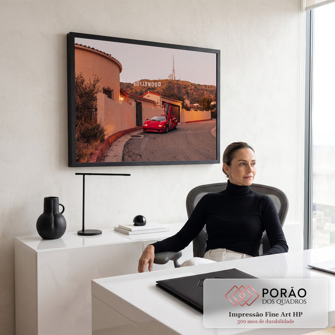 Quadro Decorativo Grande Colina para Sala Vermelho | quadros decorativos | vermelho com portas abertas em rua perto do | em ambiente 2 | Porao dos Quadros