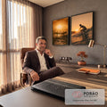 Quadro Decorativo Grande Surfistas ao Pôr do Sol para Sala | quadros decorativos | surfistas em silhueta ao pôr do sol com pranchas e onda em tons laranja | em ambiente 2 | Porao dos Quadros