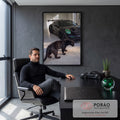 Quadro Decorativo Grande Pantera e Carro para Sala Preto | quadros decorativos | pantera negra caminhando diante de carro esportivo preto com faróis verde neon | em ambiente 2 | Porao dos Quadros