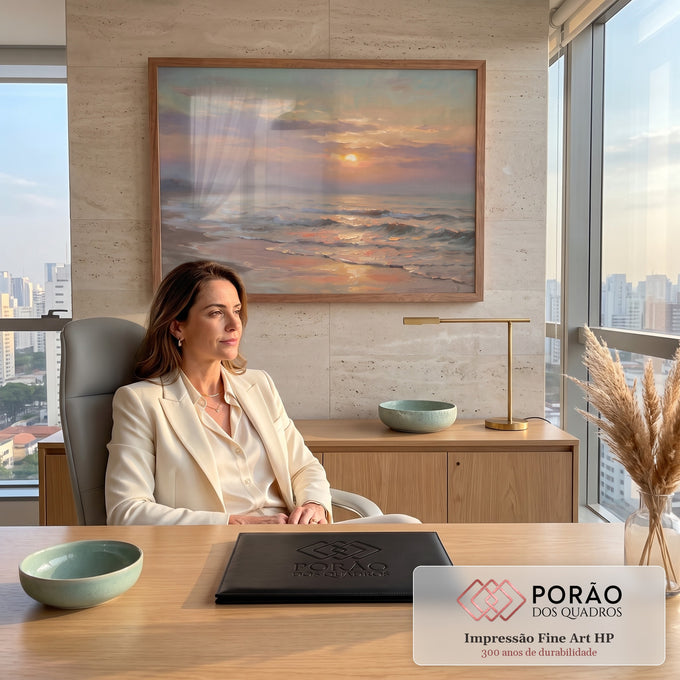 Pôr do sol sobre o mar com ondas suaves e areia molhada em pintura a óleo pastel, quadro decorativo