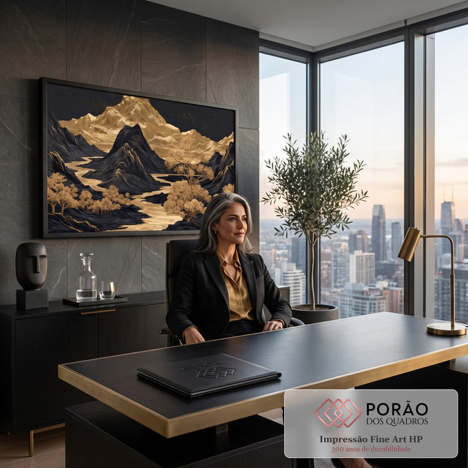 Quadro Decorativo Grande Montanhas Douradas para Sala Preto | quadros decorativos | montanhas negras e douradas com rio dourado e céu estrelado escuro | em ambiente 2 | Porao dos Quadros