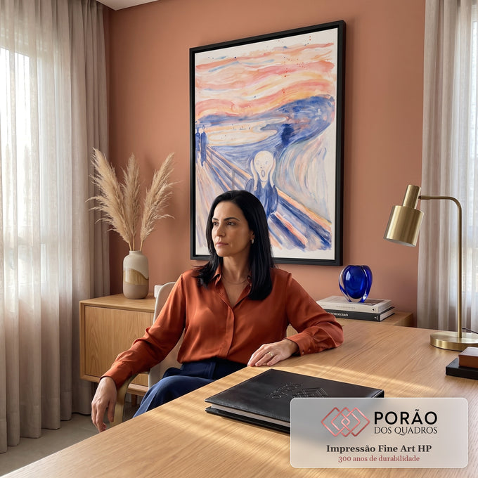 Quadro Decorativo Grande Grito de Edvard Laranja para Sala | quadros decorativos | figura gritando em aquarela sobre ponte com céu laranja e mar azul | em ambiente 2 | Porao dos Quadros
