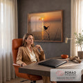 Quadro Decorativo Grande Pássaro em Silhueta Mar para Sala | quadros decorativos | pássaro em silhueta sobre galho com pôr do sol e mar ao fundo | em ambiente 2 | Porao dos Quadros
