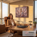 Quadro Decorativo Grande Nossa Senhora Véu para Sala Rosa | quadros decorativos | Nossa Senhora com coroa dourada e mãos em prece sobre fundo rosa abstrato | em ambiente 2 | Porao dos Quadros