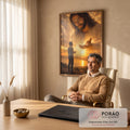 Quadro Decorativo Grande Jesus Estendendo para Sala Laranja | quadros decorativos | Jesus surge entre nuvens douradas estendendo a mão sobre homem em oração ao pôr do sol | em ambiente 2 | Porao dos Quadros