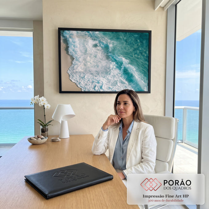 Quadro Decorativo Ondas do Mar Vistas de Cima em Azul | quadros decorativos | vista aérea de onda azul-turquesa quebrando em espuma branca na areia | em Quadros para Quarto | Porao dos Quadros