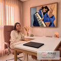 Pianista de terno azul tocando piano de olhos fechados em pintura a óleo cubista, quadro decorativo