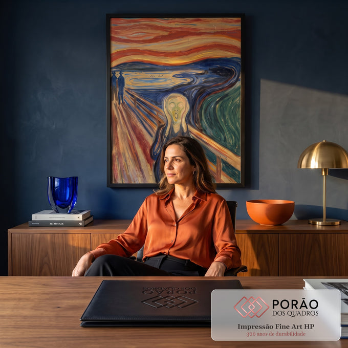 Quadro Decorativo Grande Grito Edvard para Sala Laranja | quadros decorativos | figura gritando em ponte com céu vermelho e laranja intenso ao fundo | em ambiente 2 | Porao dos Quadros