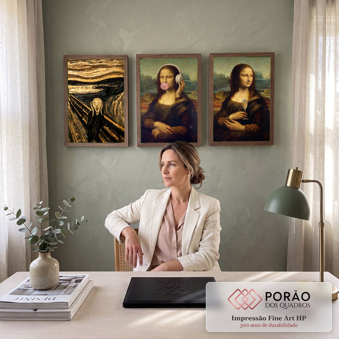 Quadro Decorativo Kit 3 Telas Mona Lisa Pop Art para Sala | quadros decorativos | montagem com O Grito de Munch e duas versões da Mona Lisa com fones de ouvido e taça de champagne | em ambiente 2 | Porao dos Quadros