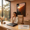 Quadro Decorativo Grande Urze e Rochas para Sala Laranja | quadros decorativos | pôr do sol entre rochas e arbustos secos com montanha ao fundo em tons laranja | em ambiente 2 | Porao dos Quadros