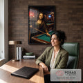 Quadro Decorativo Grande Mona Lisa Jogando para Sala Marrom | quadros decorativos | Mona Lisa com manto marrom segurando taco de sinuca em bar com neon | em ambiente 2 | Porao dos Quadros