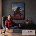 Quadro Decorativo Grande Cavalo Negro Preto para Sala | quadros decorativos | cavalo preto de crina longa caminhando em campo de flores vermelhas ao entardecer | em ambiente 2 | Porao dos Quadros