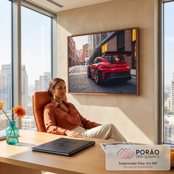 Quadro Decorativo Grande Carro Aerofólio para Sala Vermelho | quadros decorativos | carro esportivo vermelho com aerofólio preto em rua de tijolos | em ambiente 2 | Porao dos Quadros