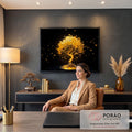 Quadro Decorativo Grande Árvore Dourada Natureza para Sala | quadros decorativos | árvore dourada brilhante com folhas flutuantes sobre fundo preto | em ambiente 2 | Porao dos Quadros