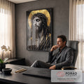 Quadro Decorativo Grande Jesus Dourado para Sala Preto | quadros decorativos | retrato de Jesus Cristo em preto e branco com coroa de espinhos e lágrimas douradas | em ambiente 2 | Porao dos Quadros