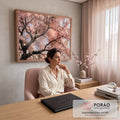 Quadro Decorativo Grande Cerejeira em Flor para Sala Rosa | quadros decorativos | galhos de cerejeira em flor com pétalas rosa contra céu azul | em ambiente 2 | Porao dos Quadros