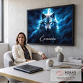 Quadro Decorativo Grande Lobo de Olhos Azuis para Sala Azul | quadros decorativos | lobo de olhos azuis entre relâmpagos num céu noturno escuro | em ambiente 2 | Porao dos Quadros