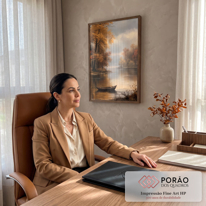 Quadro Decorativo Barco Solitário em Lago de Outono Dourado | quadros decorativos | barco de madeira vazio em lago calmo cercado por árvores douradas de outono | em Quadros para Quarto | Porao dos Quadros