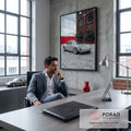 Quadro Decorativo Grande Carro Esportivo para Sala Cinza | quadros decorativos | carro esportivo clássico cinza em rua de paralelepípedos com prédio de tijolos ao fundo | em ambiente 2 | Porao dos Quadros
