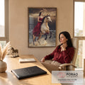 Mulher de vestido vinho montando cavalo baio que galopa na água do lago levantando areia, quadro decorativo