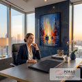 Dois veleiros em canal azul com reflexos vermelhos e luz dourada entre prédios abstratos, quadro decorativo