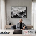 Quadro Decorativo Grande Montanhas Nevoentas para Sala Preto | quadros decorativos | montanhas em camadas de preto e branco com árvores solitárias entre a névoa | em ambiente 2 | Porao dos Quadros