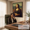 Mona Lisa de Leonardo da Vinci, retrato com sorriso enigmático e paisagem ao fundo, quadro decorativo