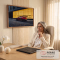 Porsche 911 GT3 vermelho com aerofólio em rua urbana diante de painéis dourados iluminados, quadro decorativo