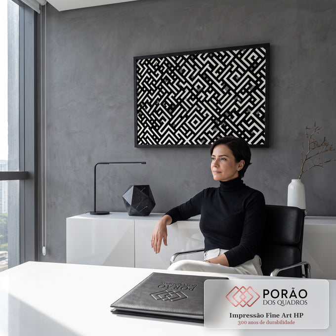Padrão abstrato de labirinto geométrico diagonal em preto e branco com detalhes cinza, quadro decorativo