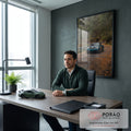 Quadro Decorativo Grande Esportivo Azul para Sala Verde | quadros decorativos | carro esportivo verde-petróleo com aerofólio em estrada de floresta coberta de folhas | em ambiente 2 | Porao dos Quadros
