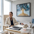 Quadro Decorativo Grande Árvore da Vida Azul para Sala | quadros decorativos | árvore dourada estilizada sobre fundo abstrato azul e preto tipo ocean art | em ambiente 2 | Porao dos Quadros