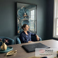 Quadro Decorativo Orquídea Azul Petróleo com Borda Dourada | quadros decorativos | orquídeas azul petróleo com bordas douradas em fundo escuro | em Quadros para Quarto | Porao dos Quadros