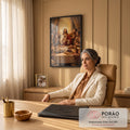 Quadro Decorativo Grande Última Ceia Dourado para Sala | quadros decorativos | Jesus erguendo cálice dourado cercado por seis discípulos numa mesa com pão e uvas | em ambiente 2 | Porao dos Quadros