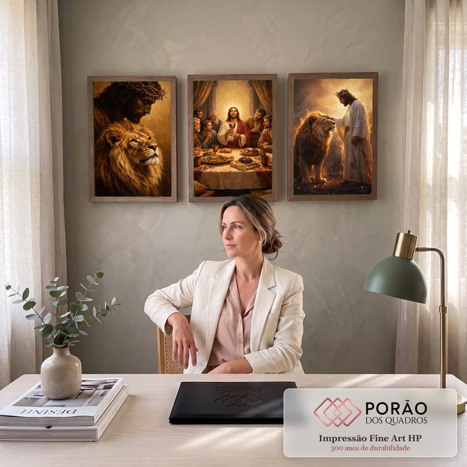 Quadro Decorativo Kit 3 Telas Jesus Cristo Dourado para Sala | quadros decorativos | Jesus Cristo, Última Ceia e leão coroado em três painéis dourados | em ambiente 2 | Porao dos Quadros
