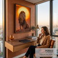 Quadro Decorativo Grande Leão Sentado para Sala Laranja | quadros decorativos para sala | leão sentado em silhueta dourada contra grande sol laranja ao entardecer | em Quadros para Sala | Porao dos Quadros
