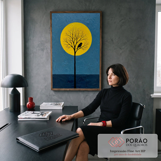 Quadro Decorativo Grande Árvore e Pássaro para Sala Amarelo | quadros decorativos | árvore em silhueta preta com pássaro pousado diante de lua amarela em fundo azul | em ambiente 2 | Porao dos Quadros