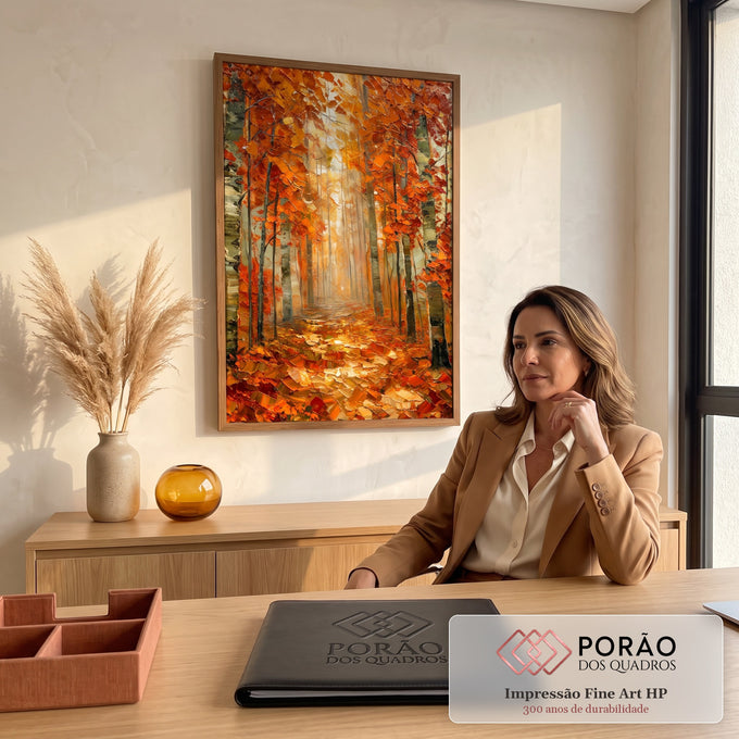Quadro Decorativo Caminho na Floresta de Outono com Luz | quadros decorativos | floresta de outono com caminho de folhas e luz dourada ao fundo entre árvores | em Quadros para Escritorio | Porao dos Quadros