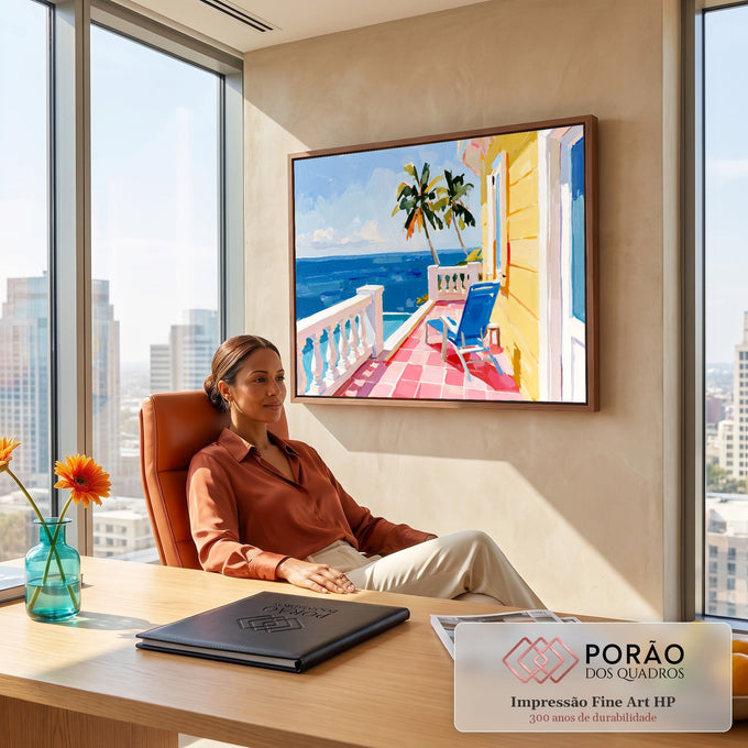 Pintura de varanda tropical frente ao mar azul com palmeiras, cadeira azul e piso rosa, quadro decorativo