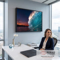Quadro Decorativo Grande Onda do Mar para Sala Azul | quadros decorativos | onda do mar se curvando em tubo azul-turquesa ao entardecer com céu laranja | em ambiente 2 | Porao dos Quadros