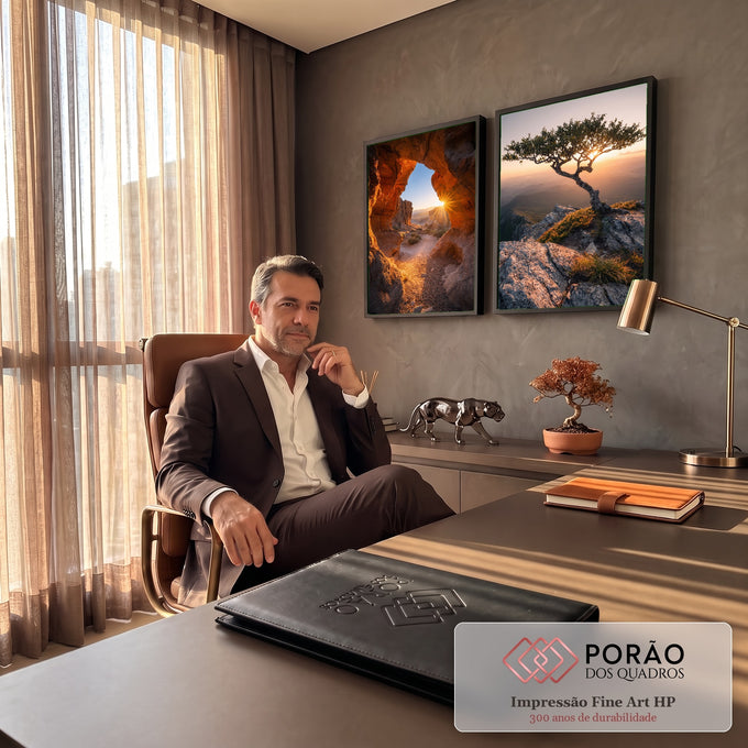 Quadro Decorativo Kit 2 Telas Arco de Pedra para Sala | quadros decorativos | arco de pedra laranja com sol estrelado e árvore solitária em montanha ao pôr do sol | em ambiente 2 | Porao dos Quadros