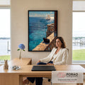Quadro Decorativo Grande Gato Preto Azul para Sala | quadros decorativos | gato preto deitado em varanda de pedra observando veleiro no mar azul | em ambiente 2 | Porao dos Quadros