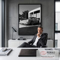 Porsche 911 Singer clássico em fotografia preto e branco diante de prédio moderno, quadro decorativo
