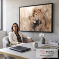 Leão e leoa abraçados em pintura de pinceladas suaves em tons bege e caramelo, quadro decorativo