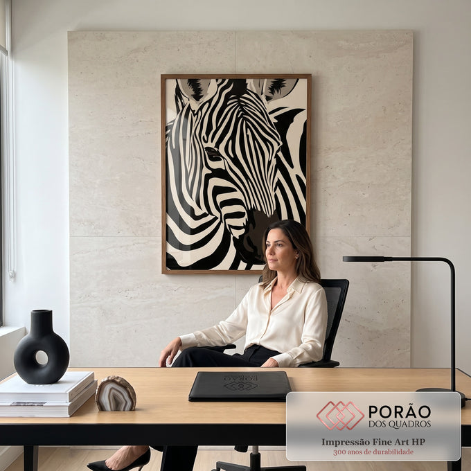 Quadro Decorativo Zebra em Close Preto e Branco Estilizado | quadros decorativos | close-up de zebra em preto e branco com fundo bege claro | em Quadros para Escritorio | Porao dos Quadros