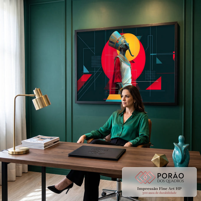 Quadro Decorativo Grande Faraó Egípcio para Sala Verde | quadros decorativos | faraó egípcio de perfil com coroa azul e dourada sobre fundo geométrico colorido | em ambiente 2 | Porao dos Quadros