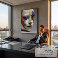 Quadro Decorativo Grande Rosto em Mapas para Sala Branco | quadros decorativos | rosto esculpido em mapas antigos com cílios laranja e lábios coloridos | em ambiente 2 | Porao dos Quadros