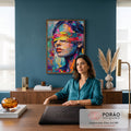 Quadro Decorativo Grande Mulher Vendada para Sala Azul | quadros decorativos | retrato de mulher com venda colorida em pintura texturizada de cores vibrantes | em ambiente 2 | Porao dos Quadros