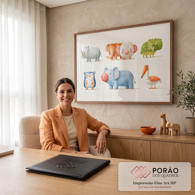 Ilustração de bichinhos fofos em tons pastel, rinoceronte, mamute, triceratops e pelicano, quadro decorativo